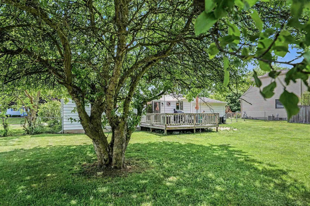 1447 Cedarwood Drive Flushing City MI 48433
