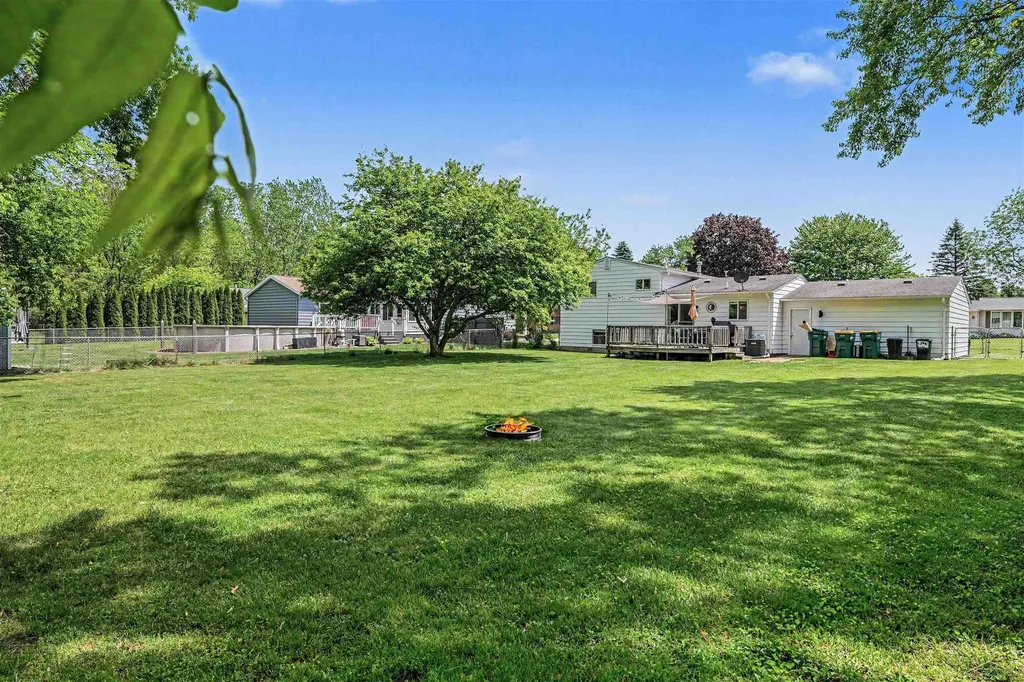 1447 Cedarwood Drive Flushing City MI 48433