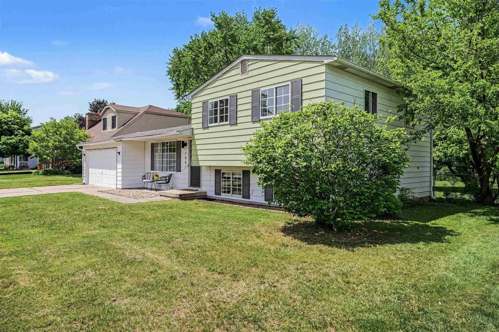1447 Cedarwood Drive Flushing City MI 48433
