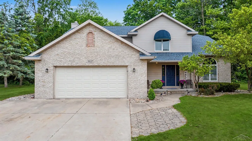 3227 Setting Sun Boulevard Saginaw Charter Township MI 48603