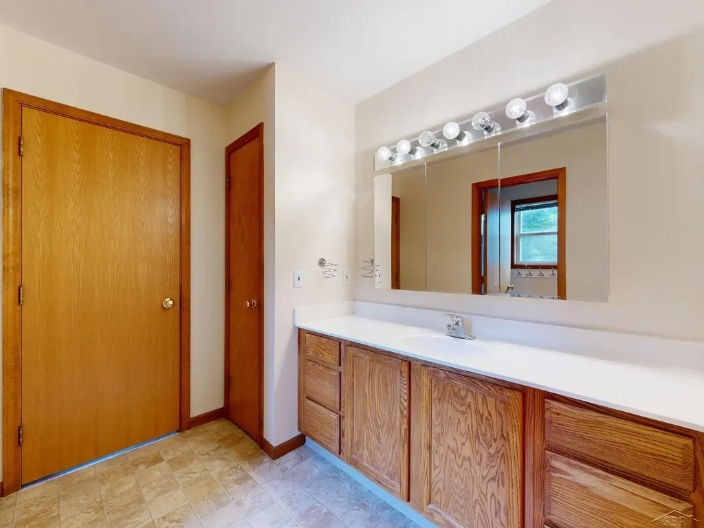 3227 Setting Sun Boulevard Saginaw Charter Township MI 48603