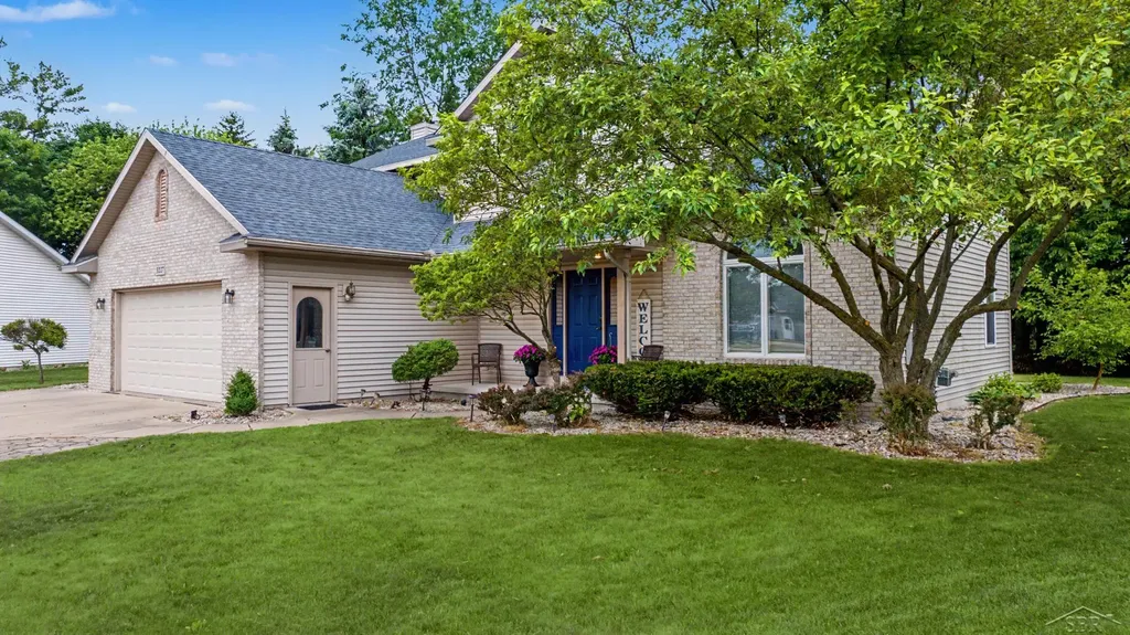 3227 Setting Sun Boulevard Saginaw Charter Township MI 48603
