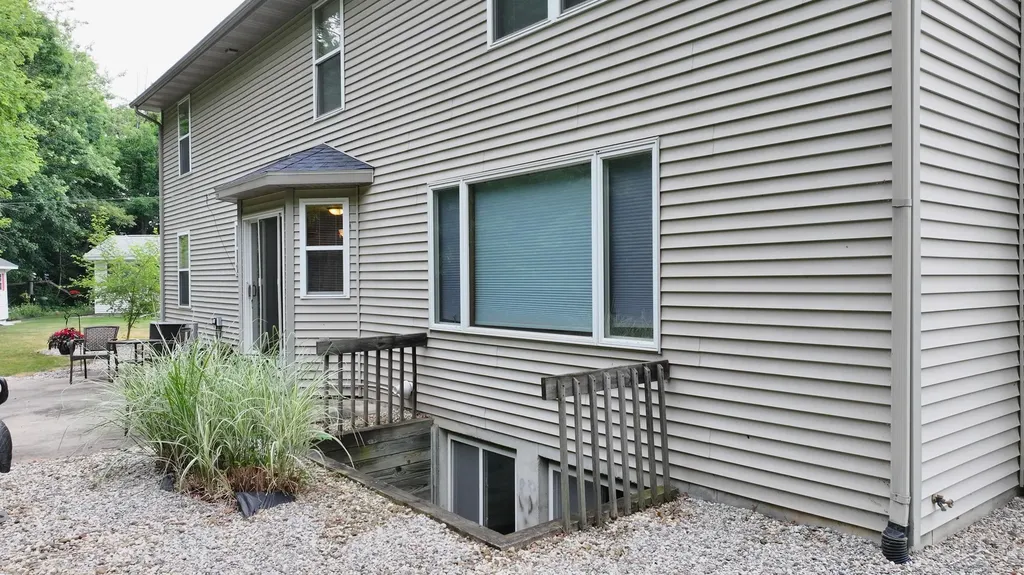 3227 Setting Sun Boulevard Saginaw Charter Township MI 48603