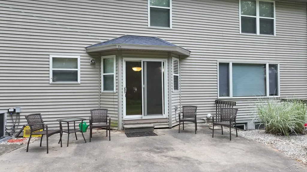 3227 Setting Sun Boulevard Saginaw Charter Township MI 48603