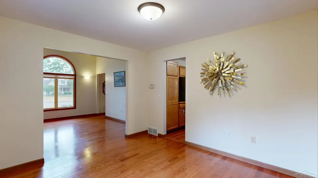 3227 Setting Sun Boulevard Saginaw Charter Township MI 48603
