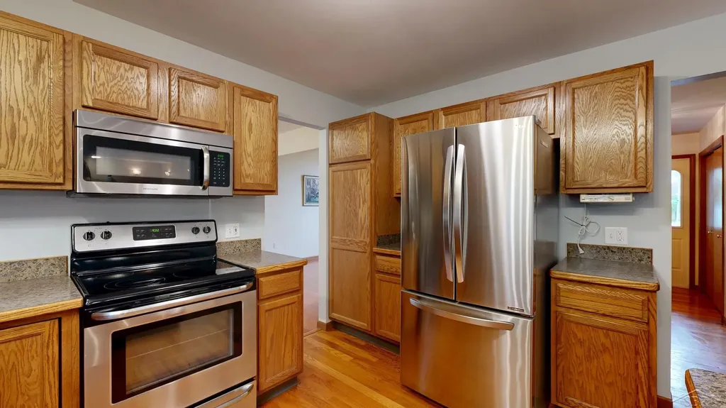 3227 Setting Sun Boulevard Saginaw Charter Township MI 48603