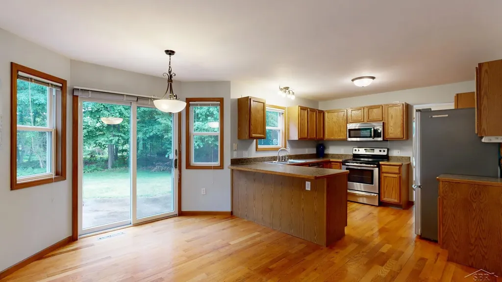 3227 Setting Sun Boulevard Saginaw Charter Township MI 48603