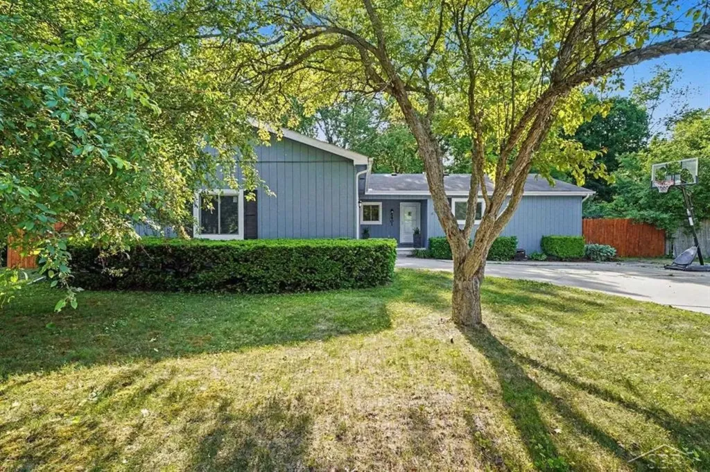 5401 Drake Street Midland City MI 48640