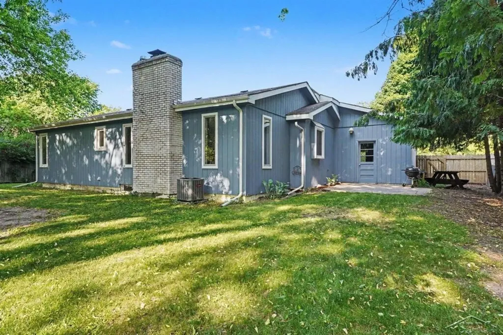 5401 Drake Street Midland City MI 48640