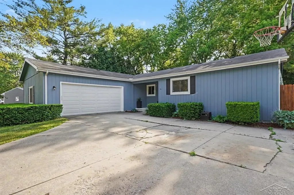 5401 Drake Street Midland City MI 48640