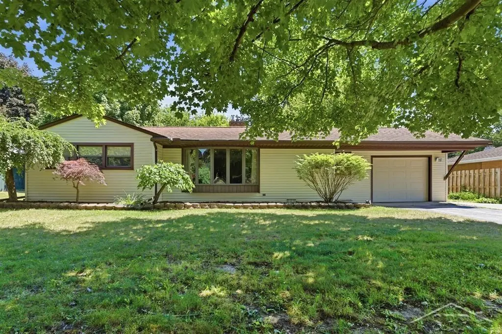 1316 Rainbow Drive Saginaw Charter Township MI 48638