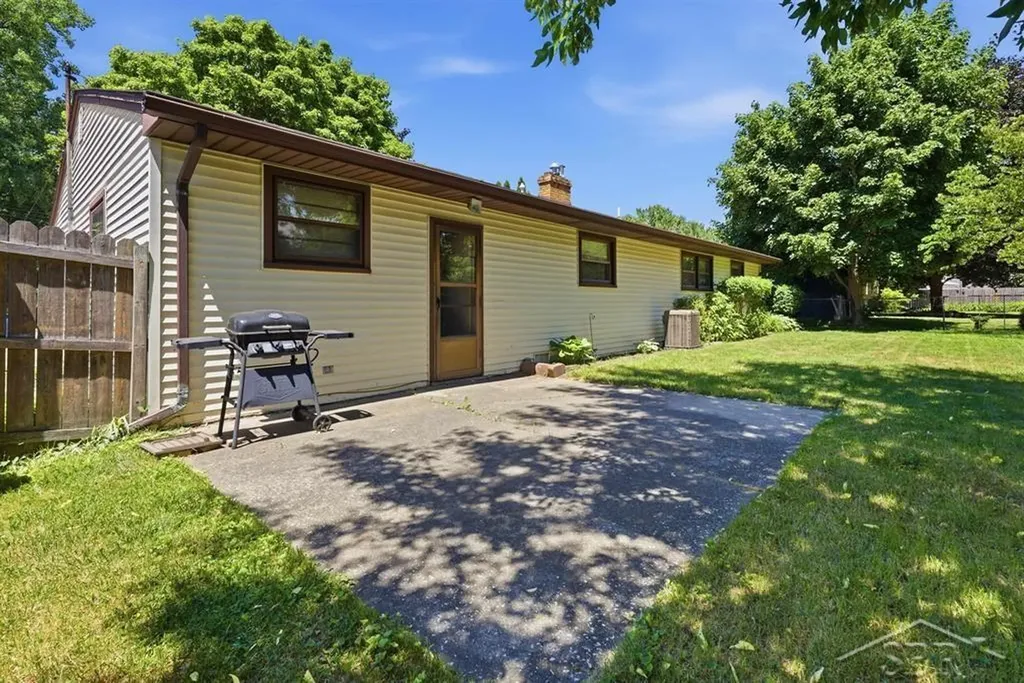 1316 Rainbow Drive Saginaw Charter Township MI 48638