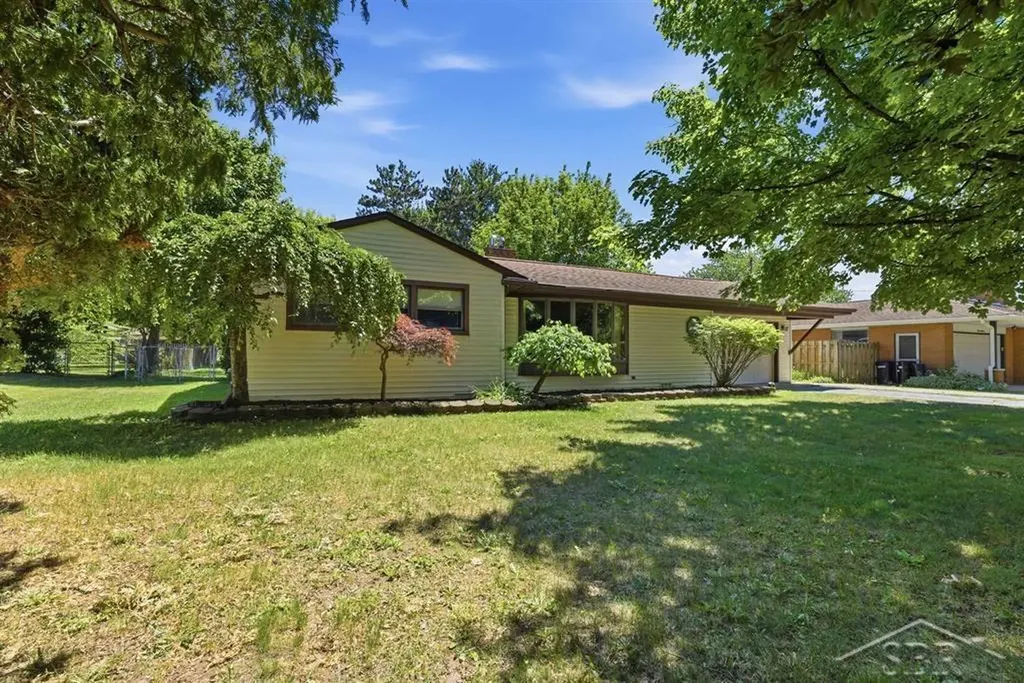 1316 Rainbow Drive Saginaw Charter Township MI 48638