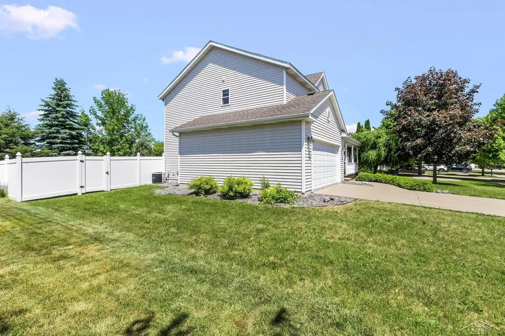 2213 Matthew Drive Frankenlust Township MI 48706