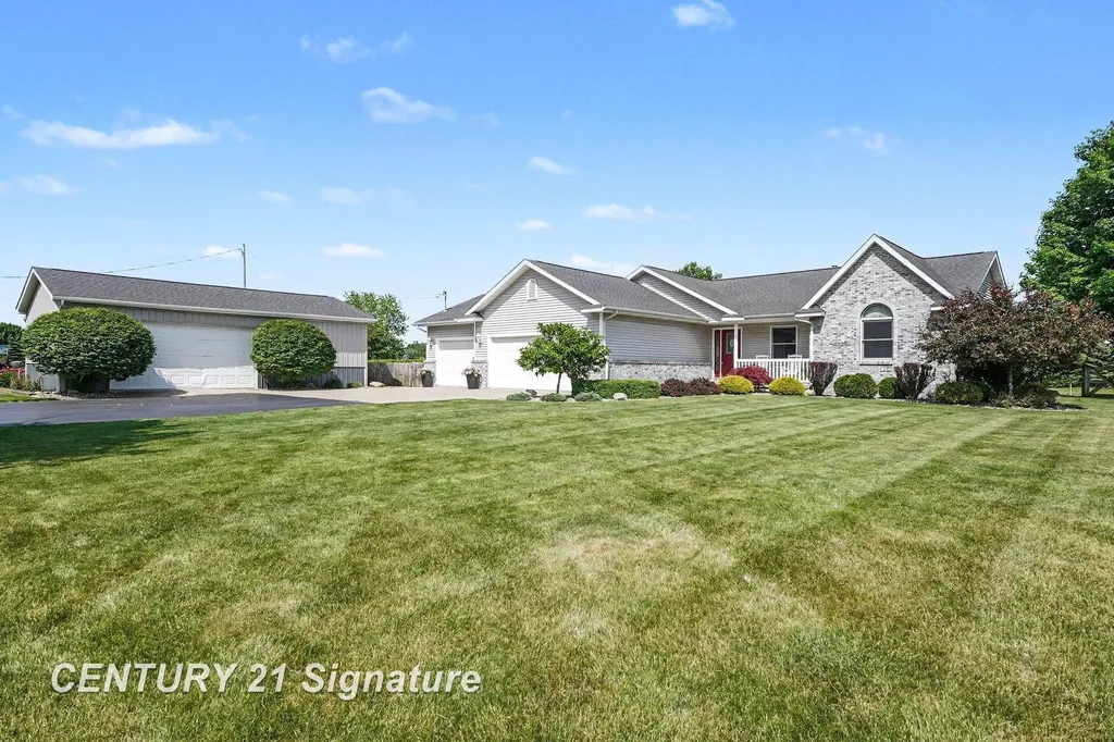 3790 N Gleaner Road Thomas Township MI 48623