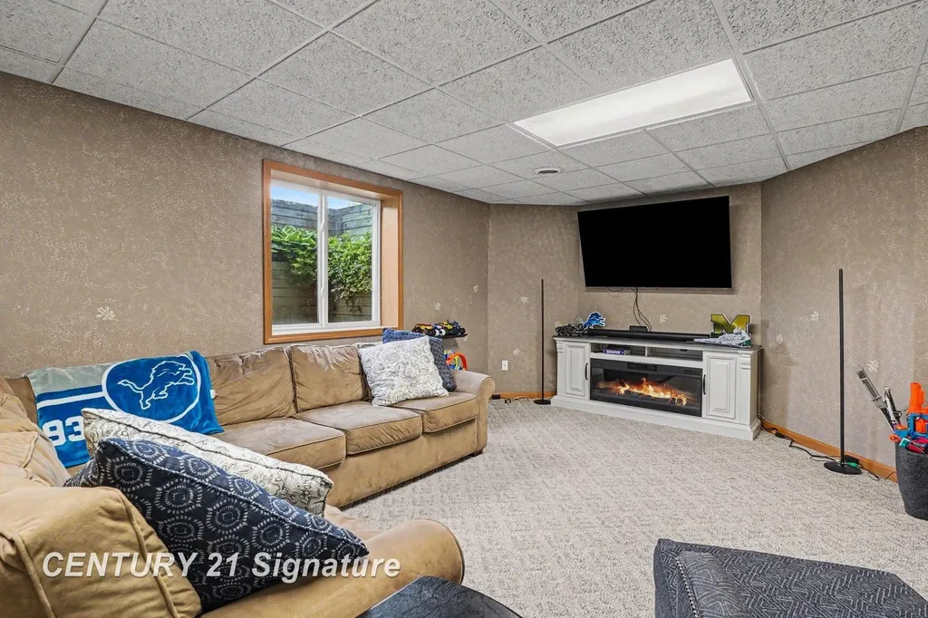 3790 N Gleaner Road Thomas Township MI 48623