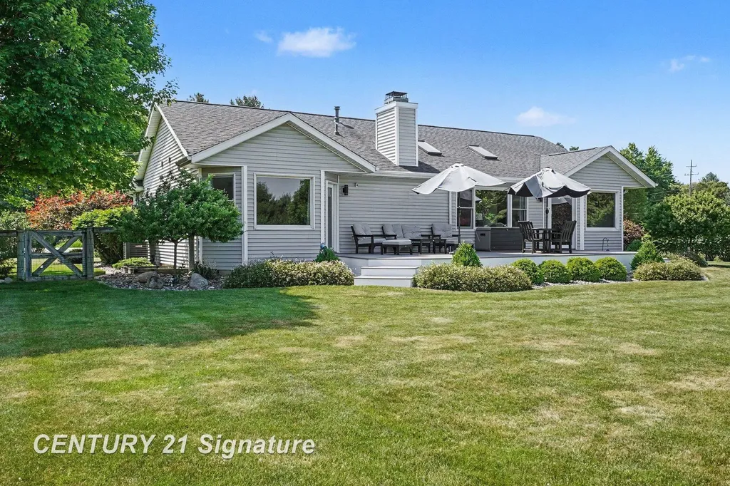 3790 N Gleaner Road Thomas Township MI 48623