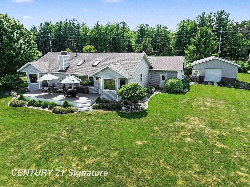 3790 N Gleaner Road Thomas Township MI 48623