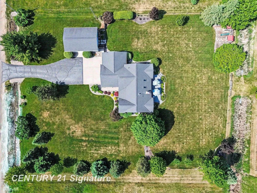 3790 N Gleaner Road Thomas Township MI 48623