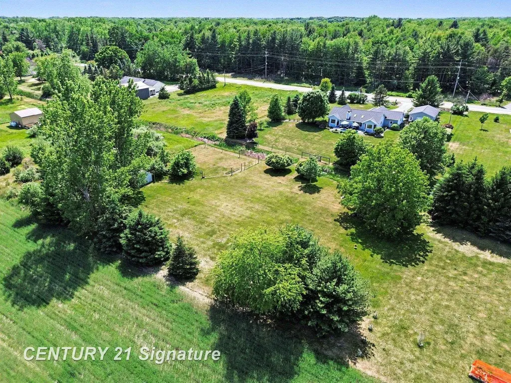 3790 N Gleaner Road Thomas Township MI 48623