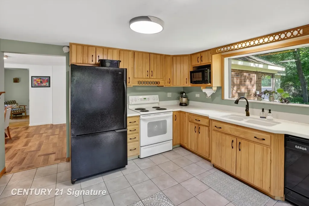 1820 Lawrence Drive Midland City MI 48640