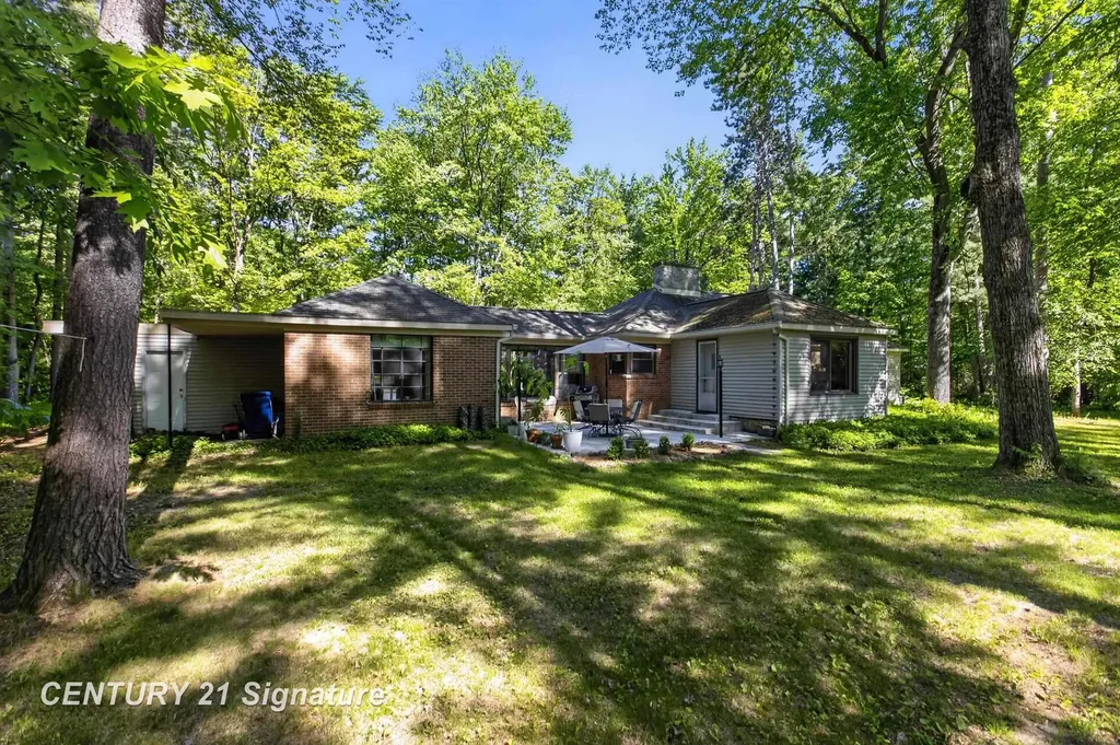 1820 Lawrence Drive Midland City MI 48640
