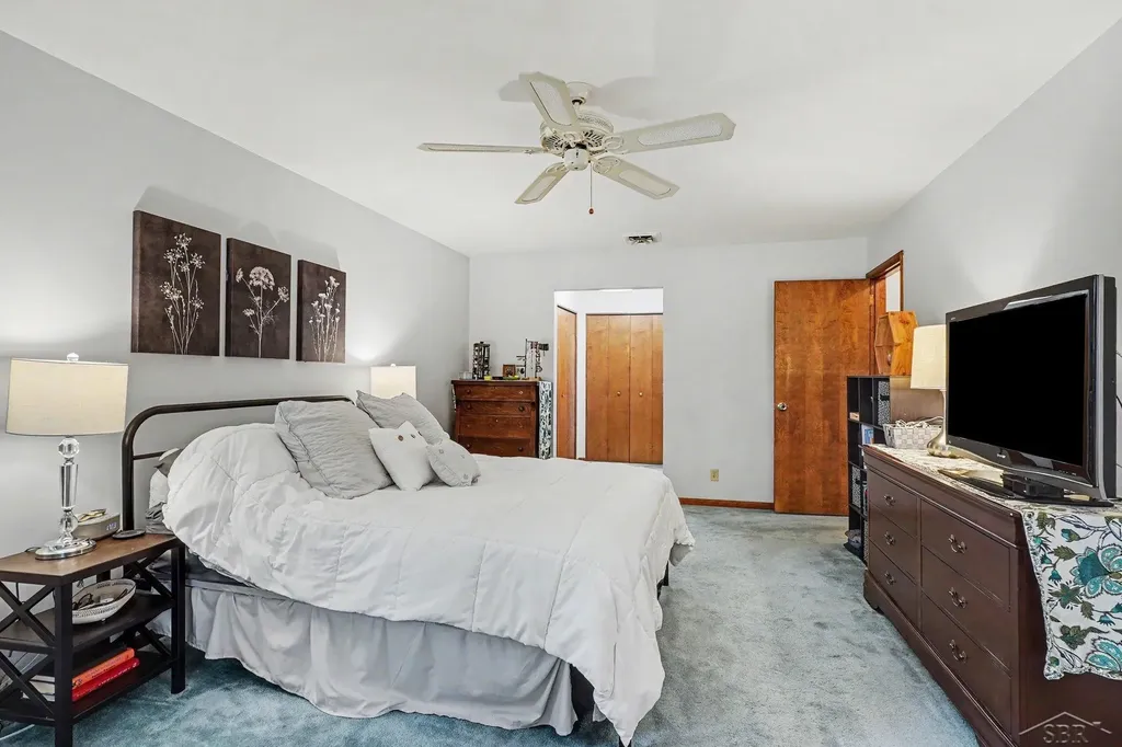 179 Holbrook Lane Saginaw Charter Township MI 48638