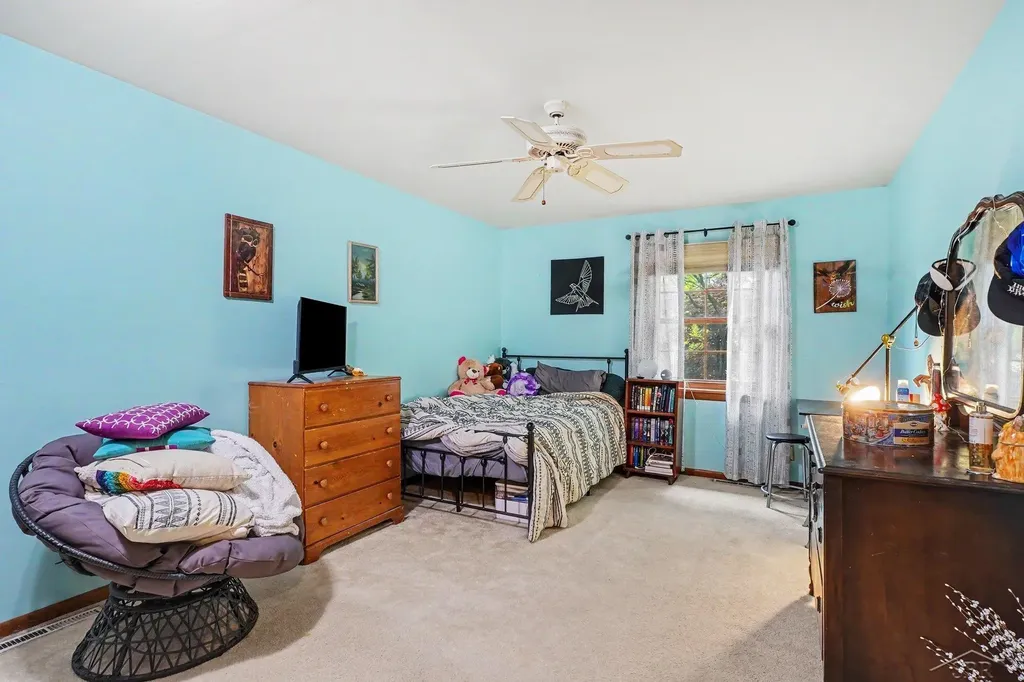 179 Holbrook Lane Saginaw Charter Township MI 48638