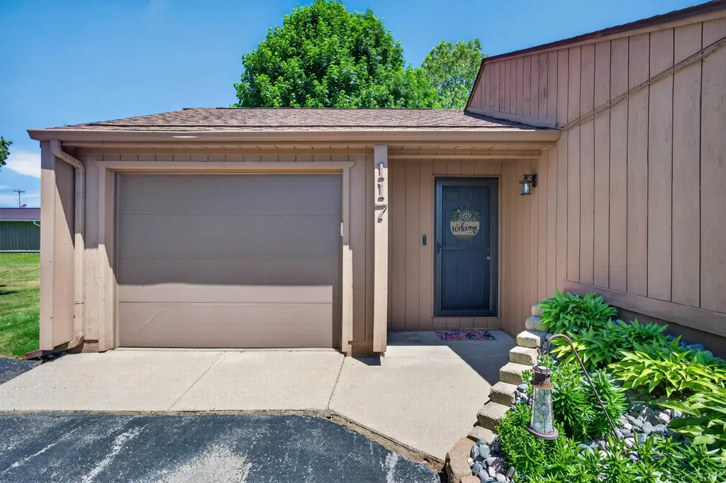 117 Darley Avenue Auburn City MI 48611