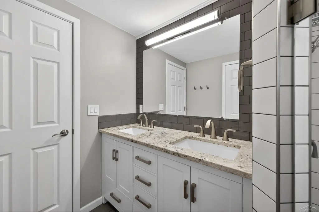 117 Darley Avenue Auburn City MI 48611