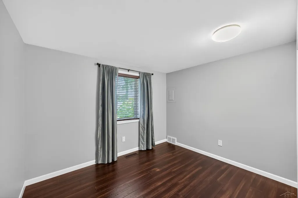 117 Darley Avenue Auburn City MI 48611
