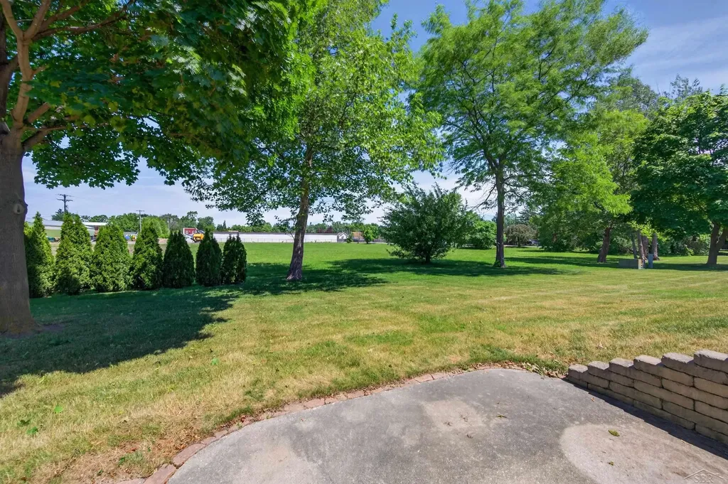 117 Darley Avenue Auburn City MI 48611