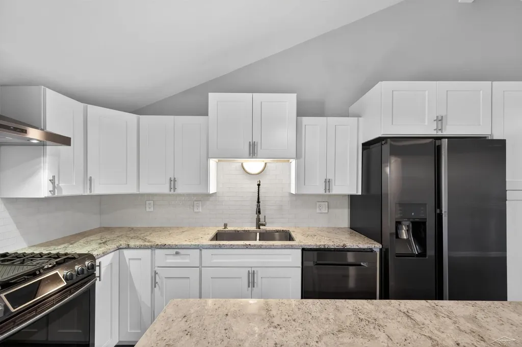 117 Darley Avenue Auburn City MI 48611