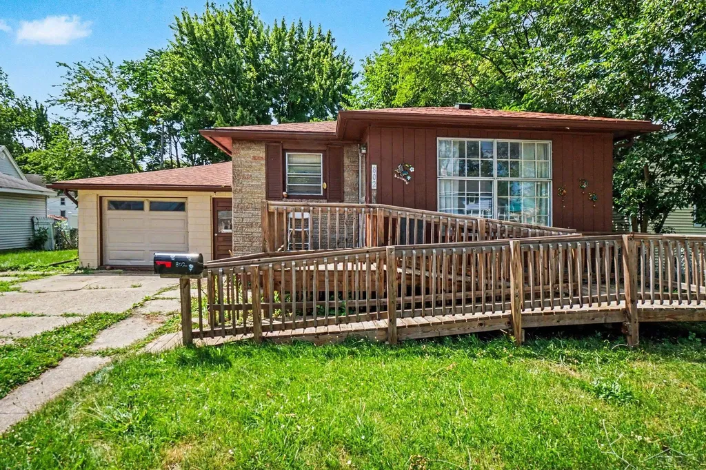 802 24th Street Bay City City MI 48708