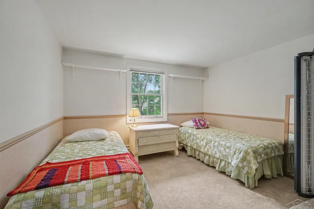 496 Holbrook Lane Saginaw Charter Township MI 48638