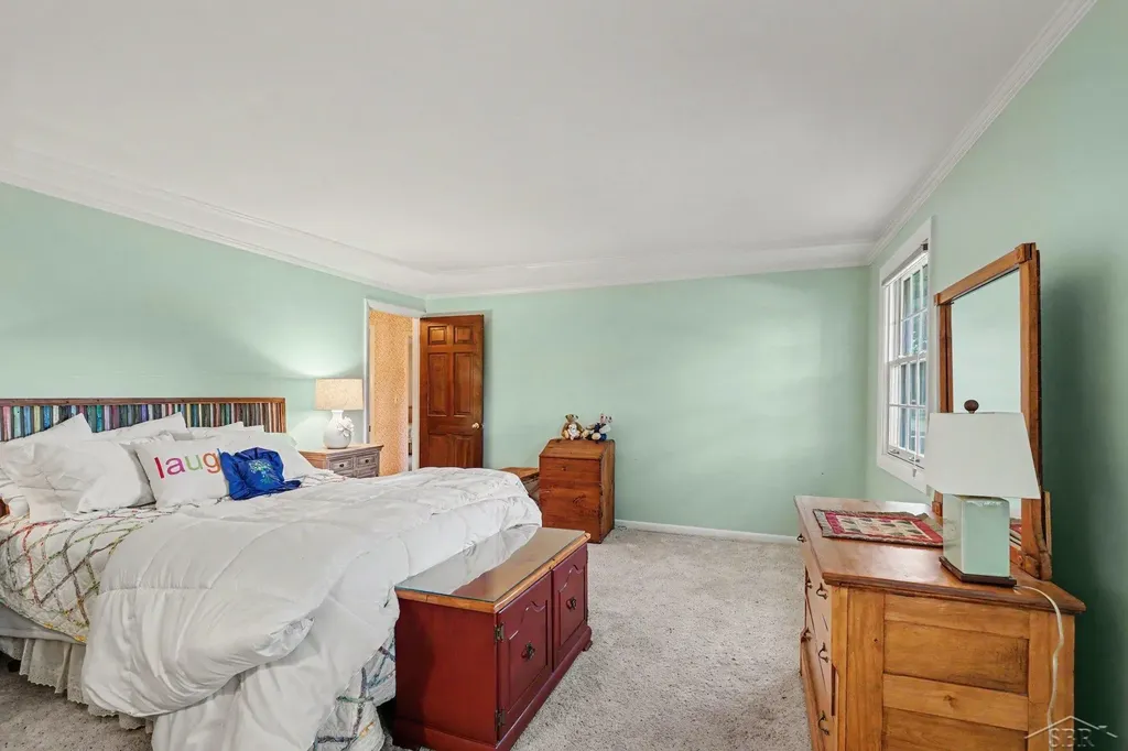 496 Holbrook Lane Saginaw Charter Township MI 48638
