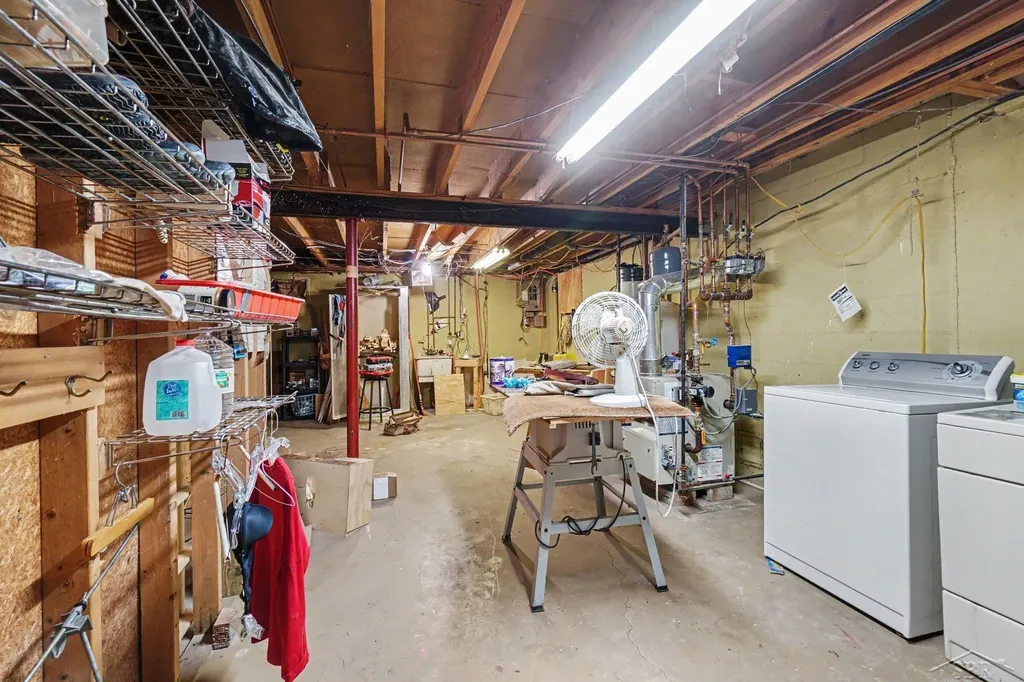 496 Holbrook Lane Saginaw Charter Township MI 48638