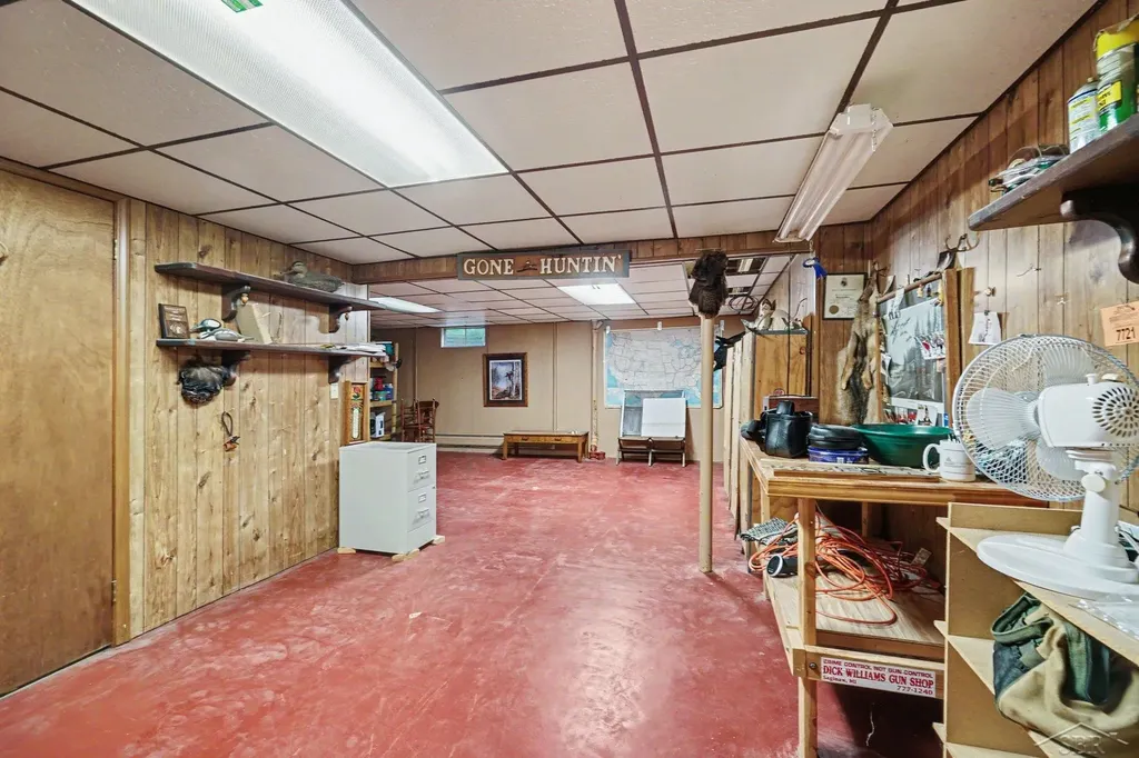 496 Holbrook Lane Saginaw Charter Township MI 48638