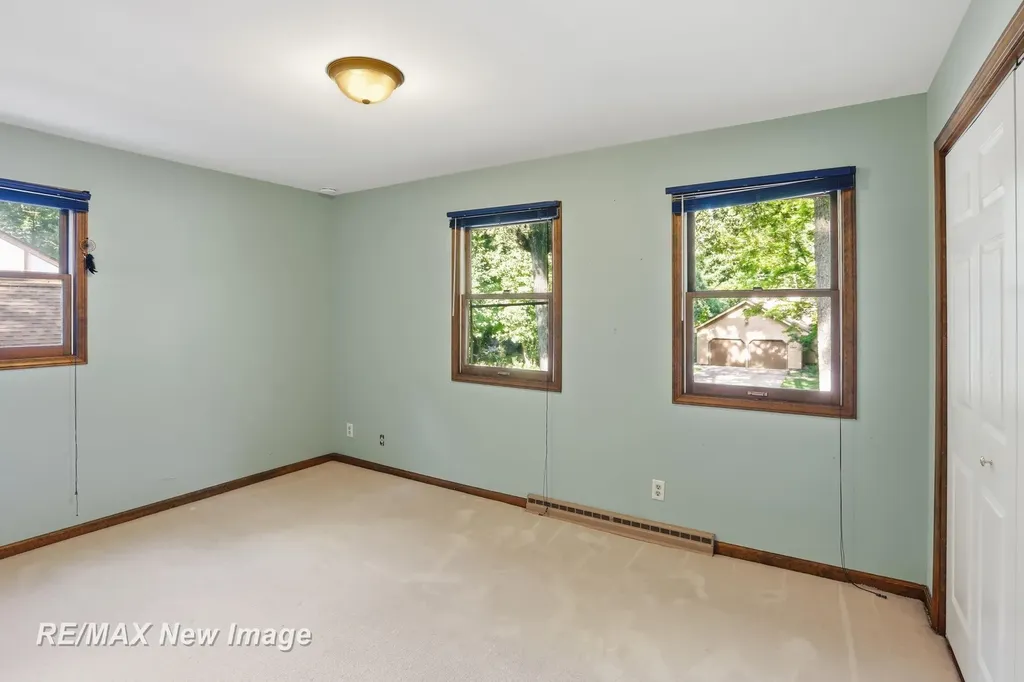 1422 Lenwood Drive Saginaw Charter Township MI 48638