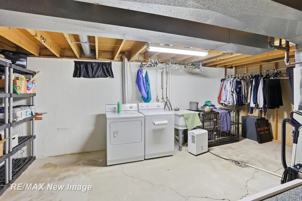 1422 Lenwood Drive Saginaw Charter Township MI 48638