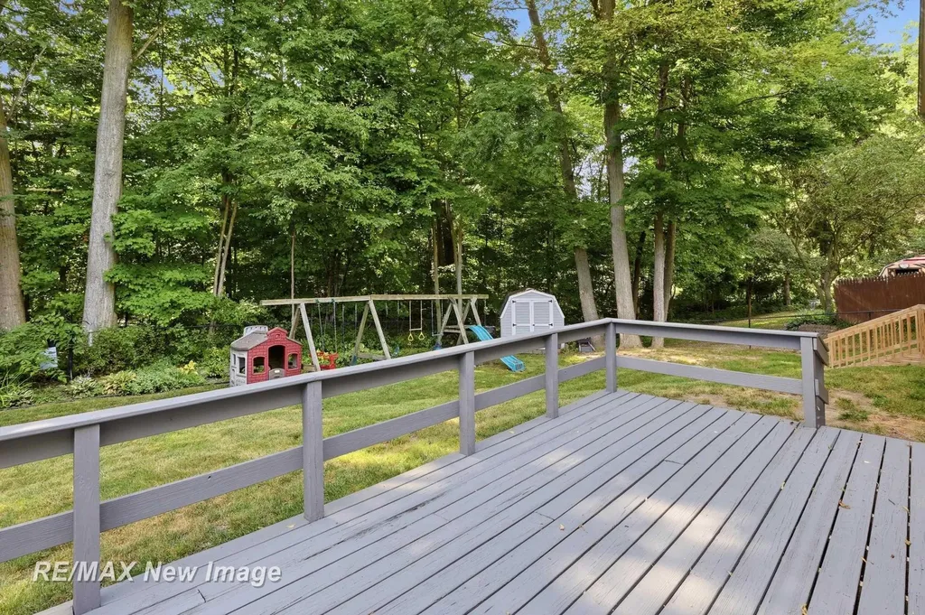 1422 Lenwood Drive Saginaw Charter Township MI 48638