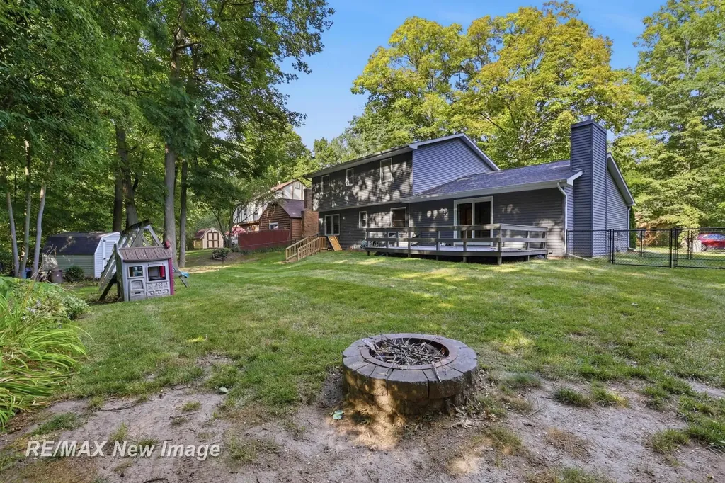 1422 Lenwood Drive Saginaw Charter Township MI 48638