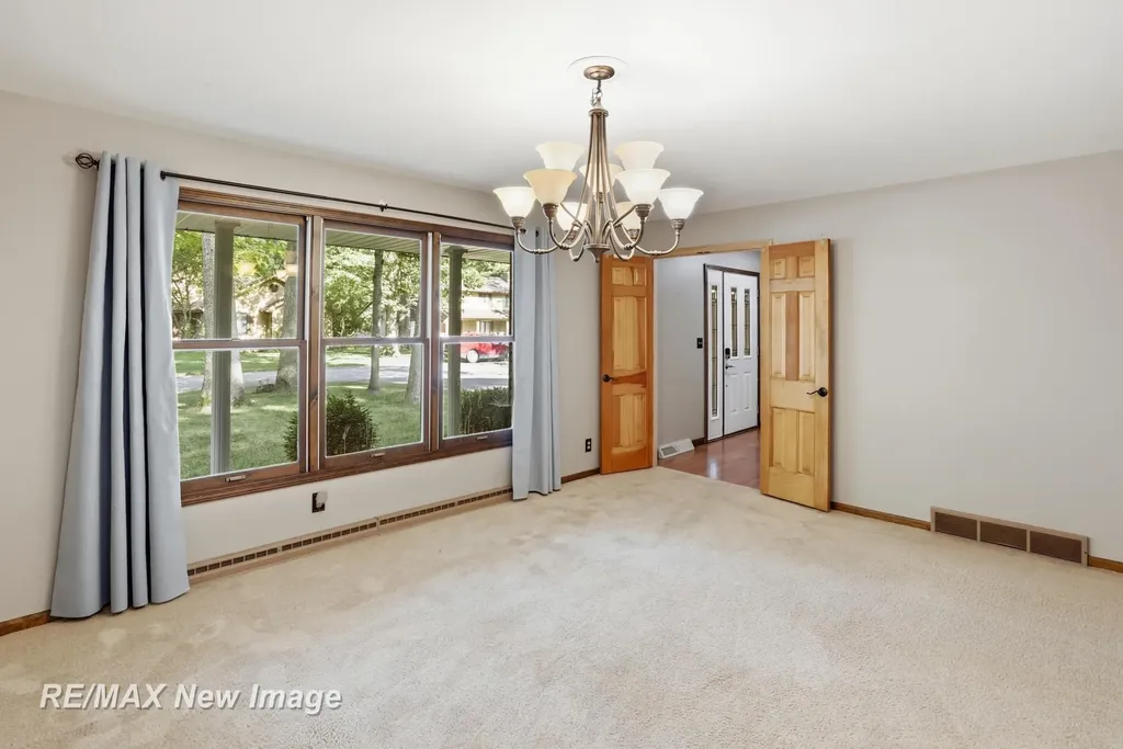 1422 Lenwood Drive Saginaw Charter Township MI 48638