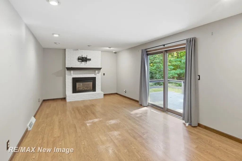 1422 Lenwood Drive Saginaw Charter Township MI 48638