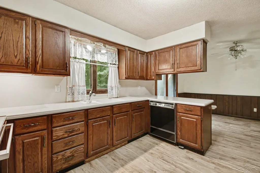 7083 S Orr Road St. Charles Village MI 48655