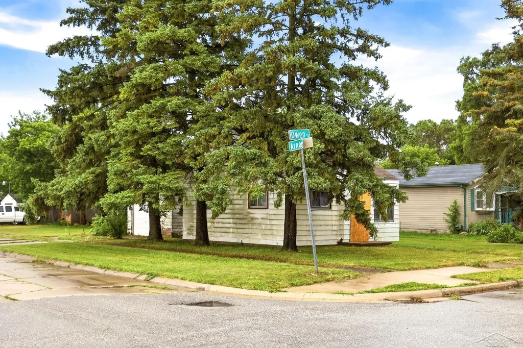 3102 Owen Street Saginaw City MI 48601