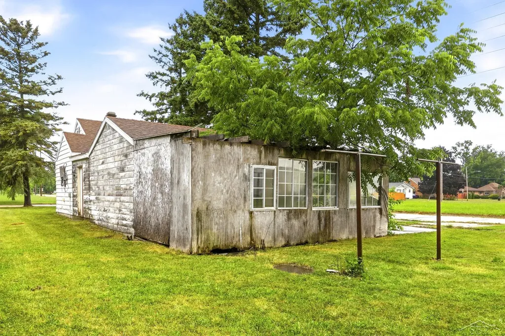 3102 Owen Street Saginaw City MI 48601