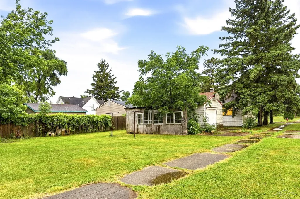 3102 Owen Street Saginaw City MI 48601