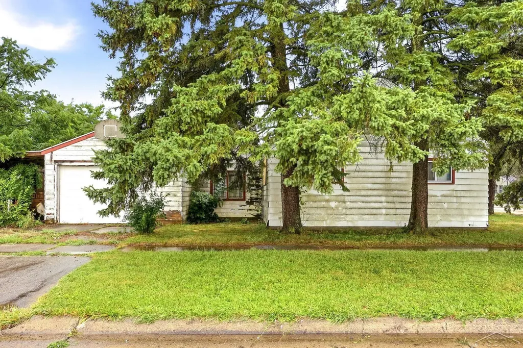 3102 Owen Street Saginaw City MI 48601