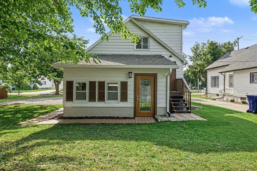 909 Michigan Avenue Bay City City MI 48708